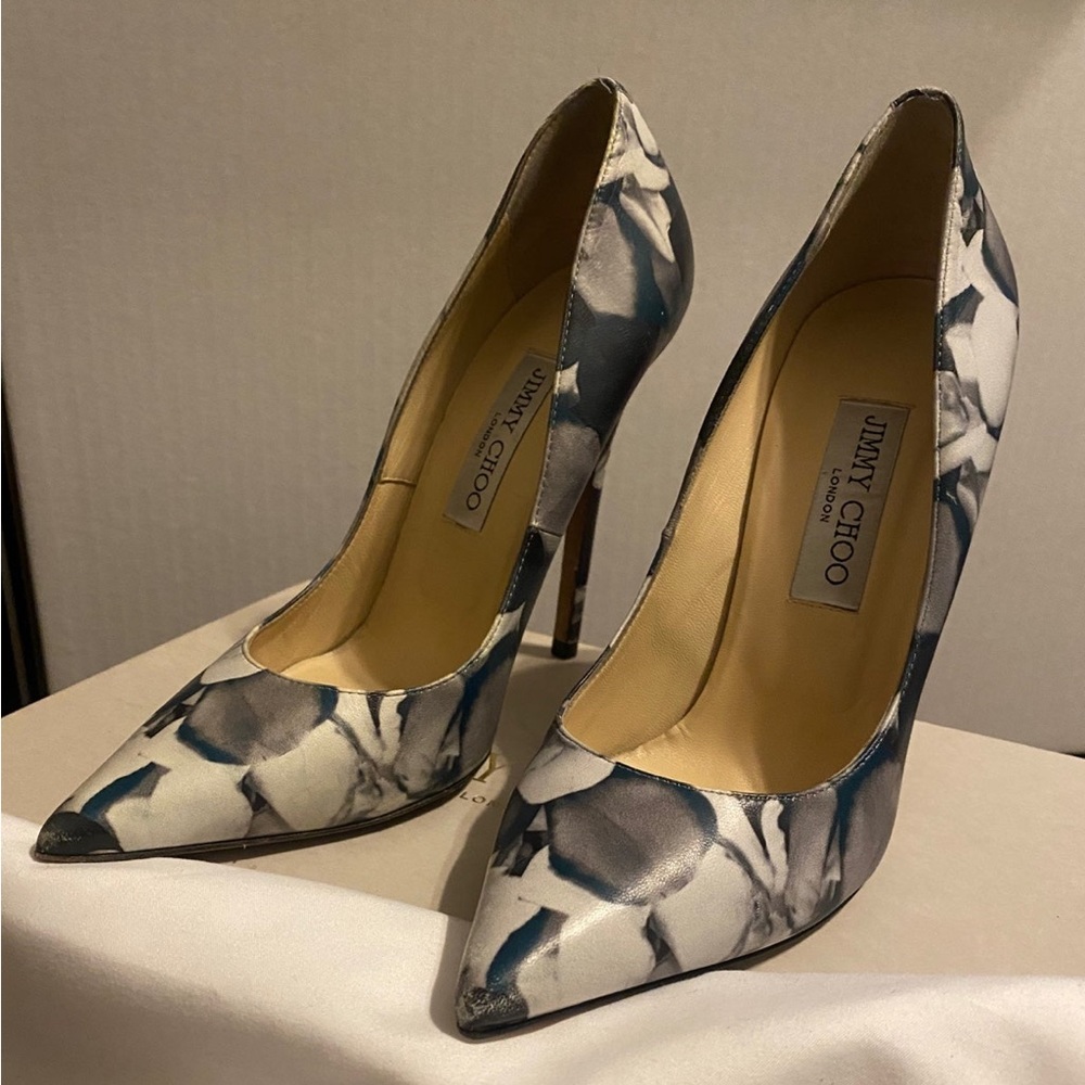 Jimmy Choo Shoes (Size 38)